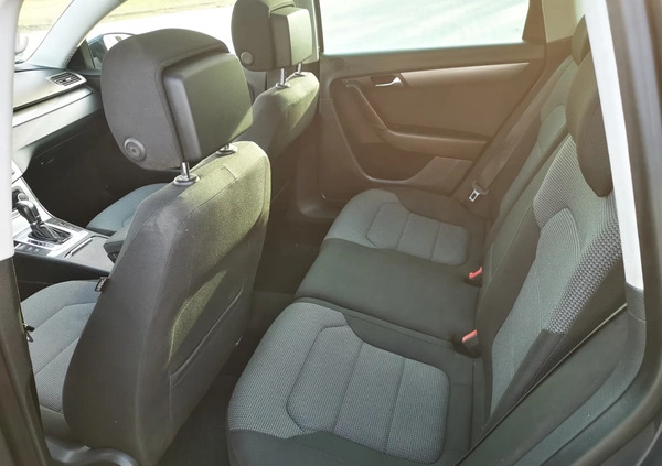 Volkswagen Passat cena 36500 przebieg: 272000, rok produkcji 2011 z Drezdenko małe 407